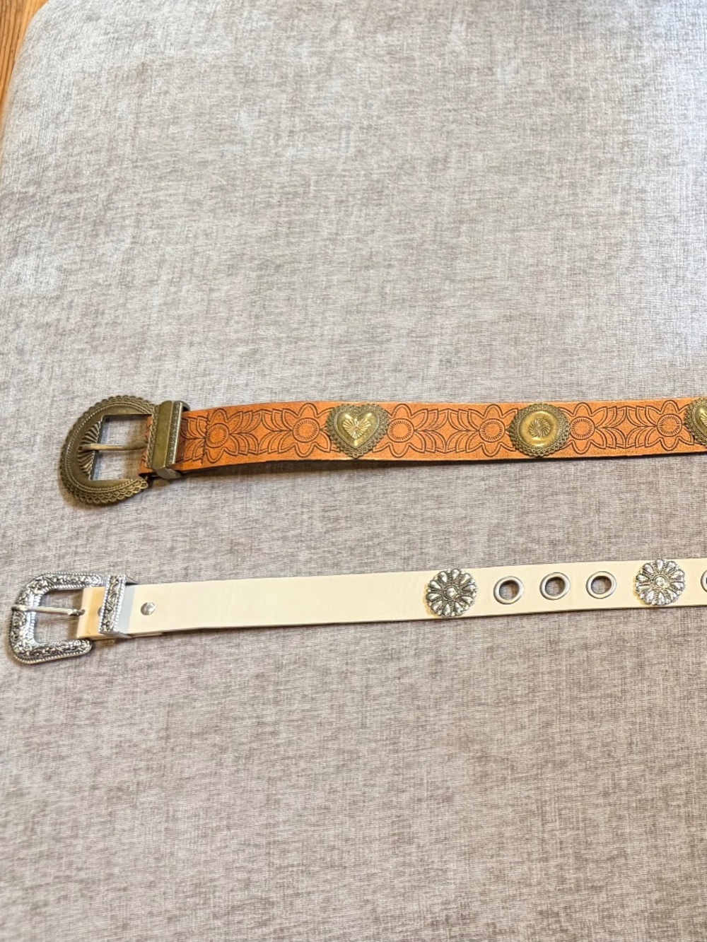 Women’s 2 belts Size S/M